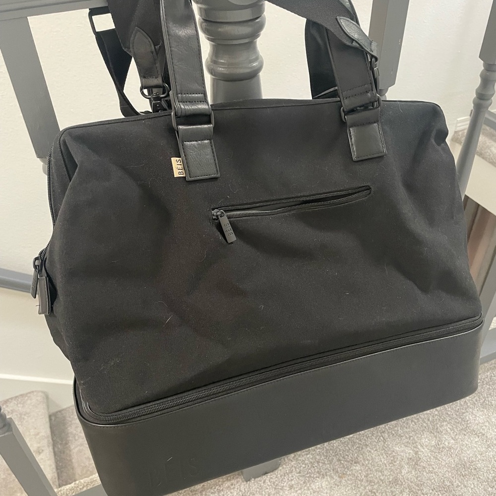 Beis Weekender in Black